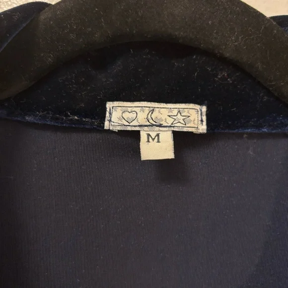 Beautiful vintage lush deep blue velour button up shirt size M - Picture 8 of 8